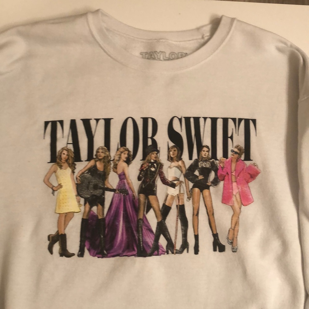 🌈Lover Eras Taylor Swift White Pullover🌈